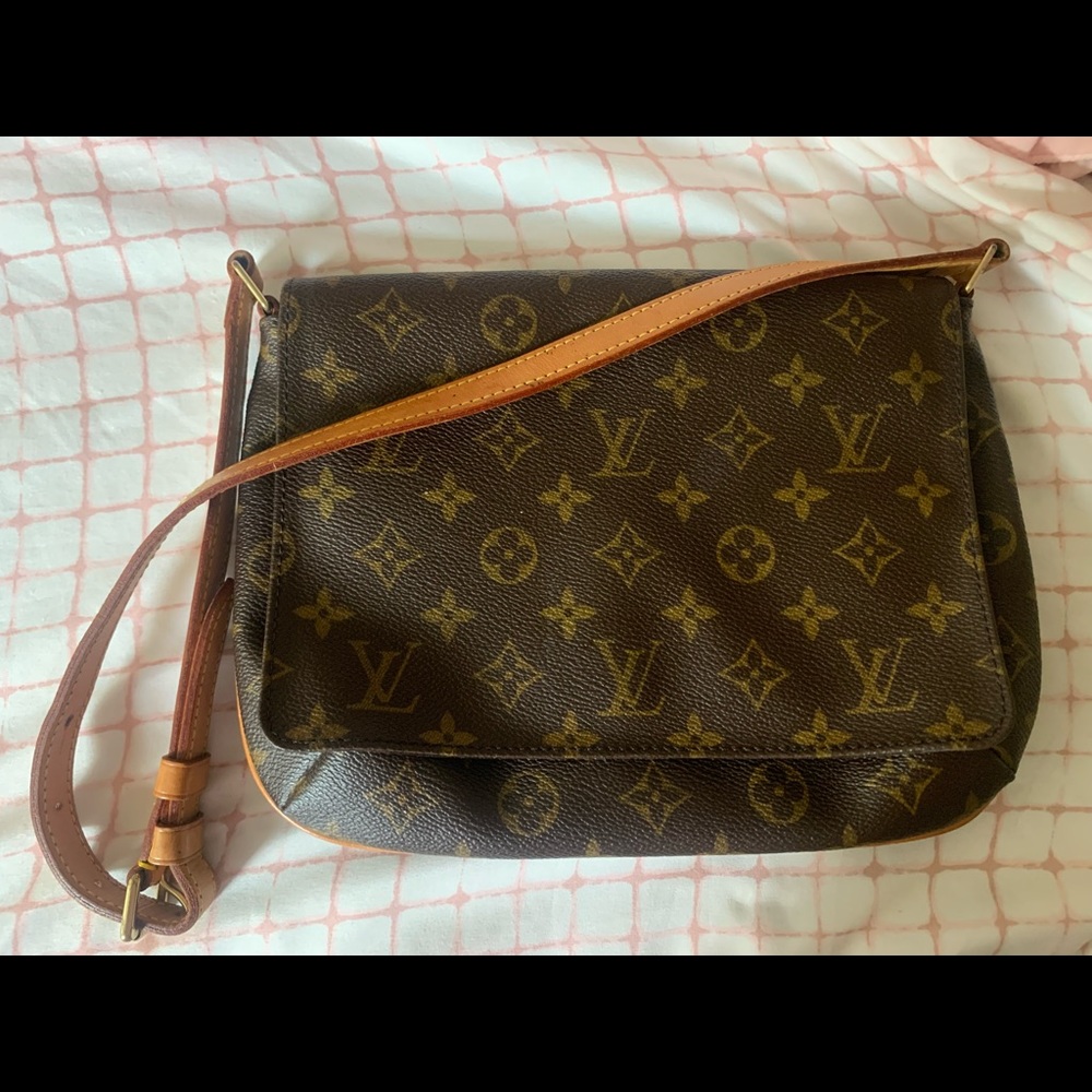 EUC Louis Vuitton Tango Purse Bag Adjustable Strap